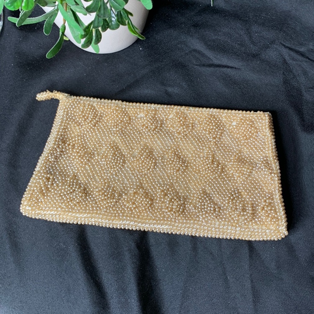 Beautiful VGC hand made Vintage Seed Bead clutch purse / evening purse